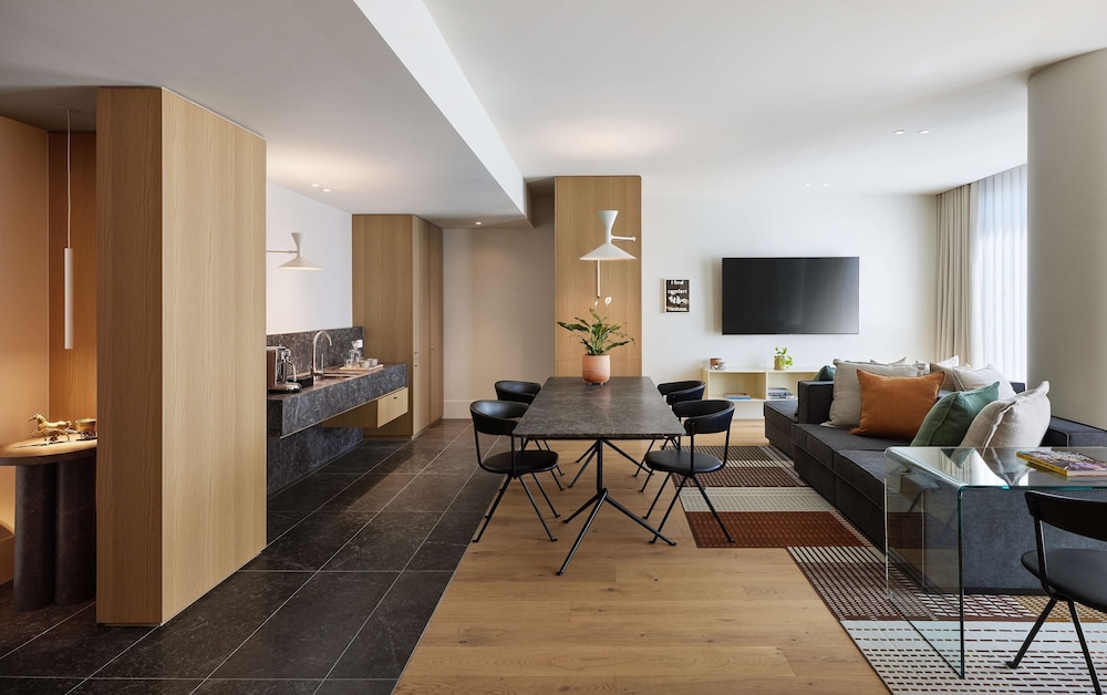 Hyatt Centric Melbourne 45/50