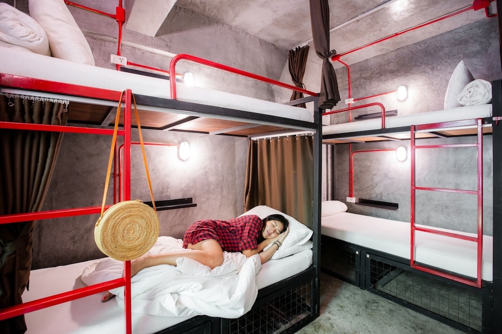 Sleeper Hostel 15/50