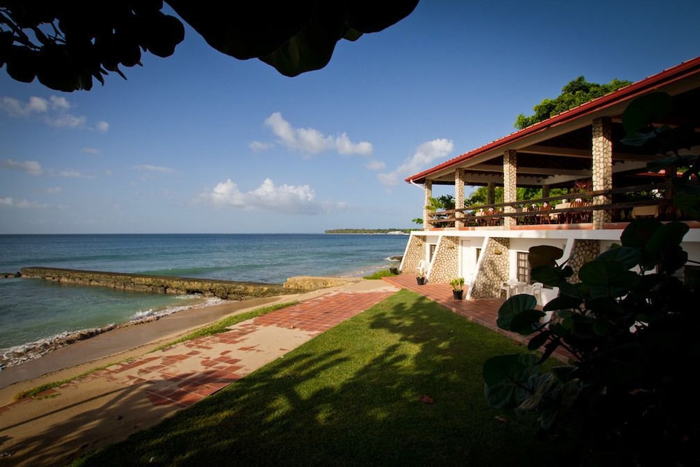 Sandy Point Village 14/24