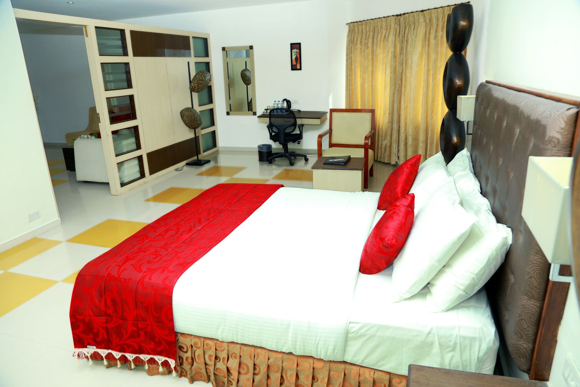 Executive, Studio, Suite, King Bed