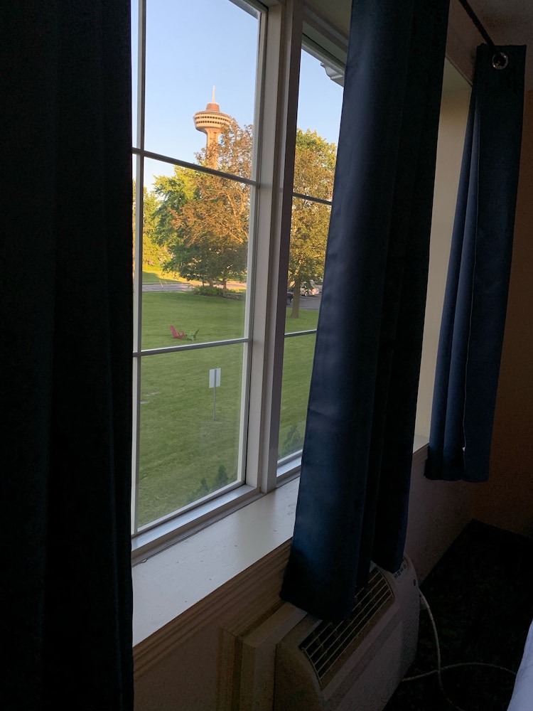 The Universal Inn And Suites 44/67