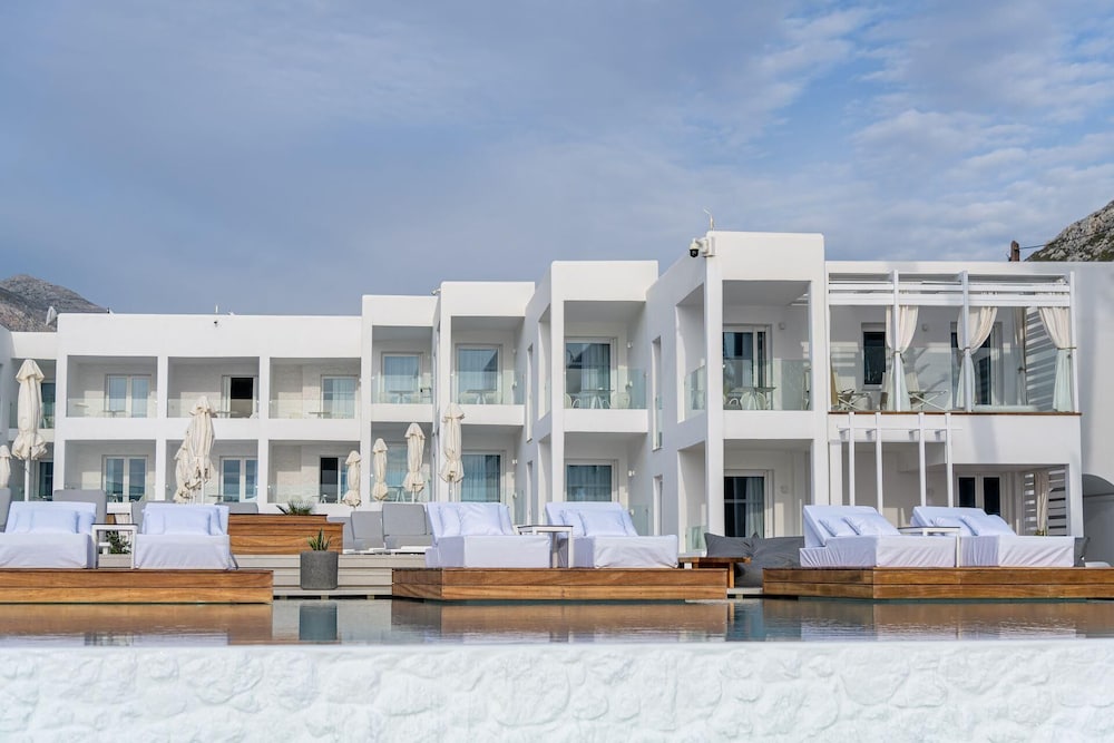 Kantouni Beach Hotel 1/49