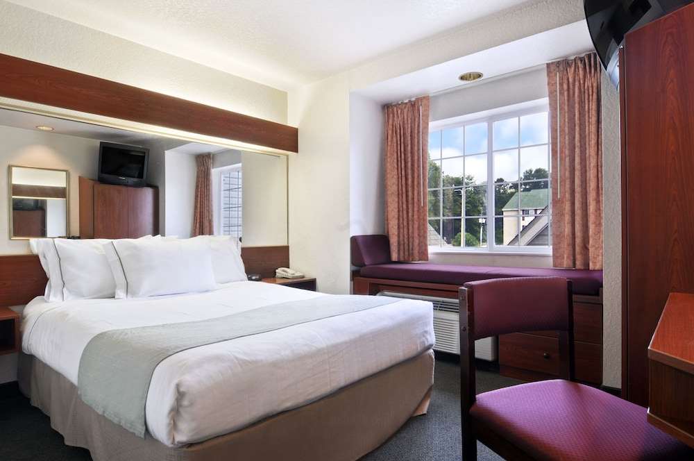 Microtel Inn Suites By Wyndham Marianna 10/23