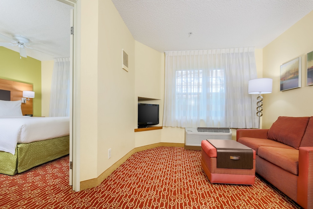 Sonesta Simply Suites Houston Brookhollow 17/32