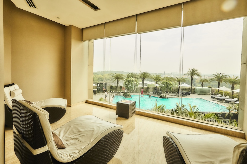 Crowne Plaza Rohini 36/73