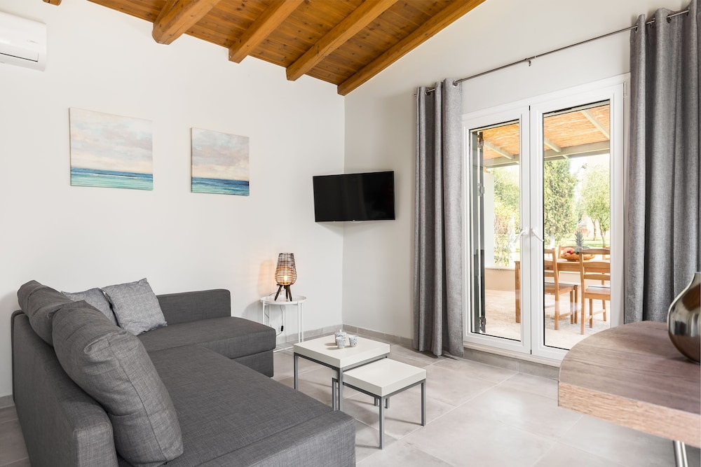 Folies Corfu Hotel Apartments 23/50