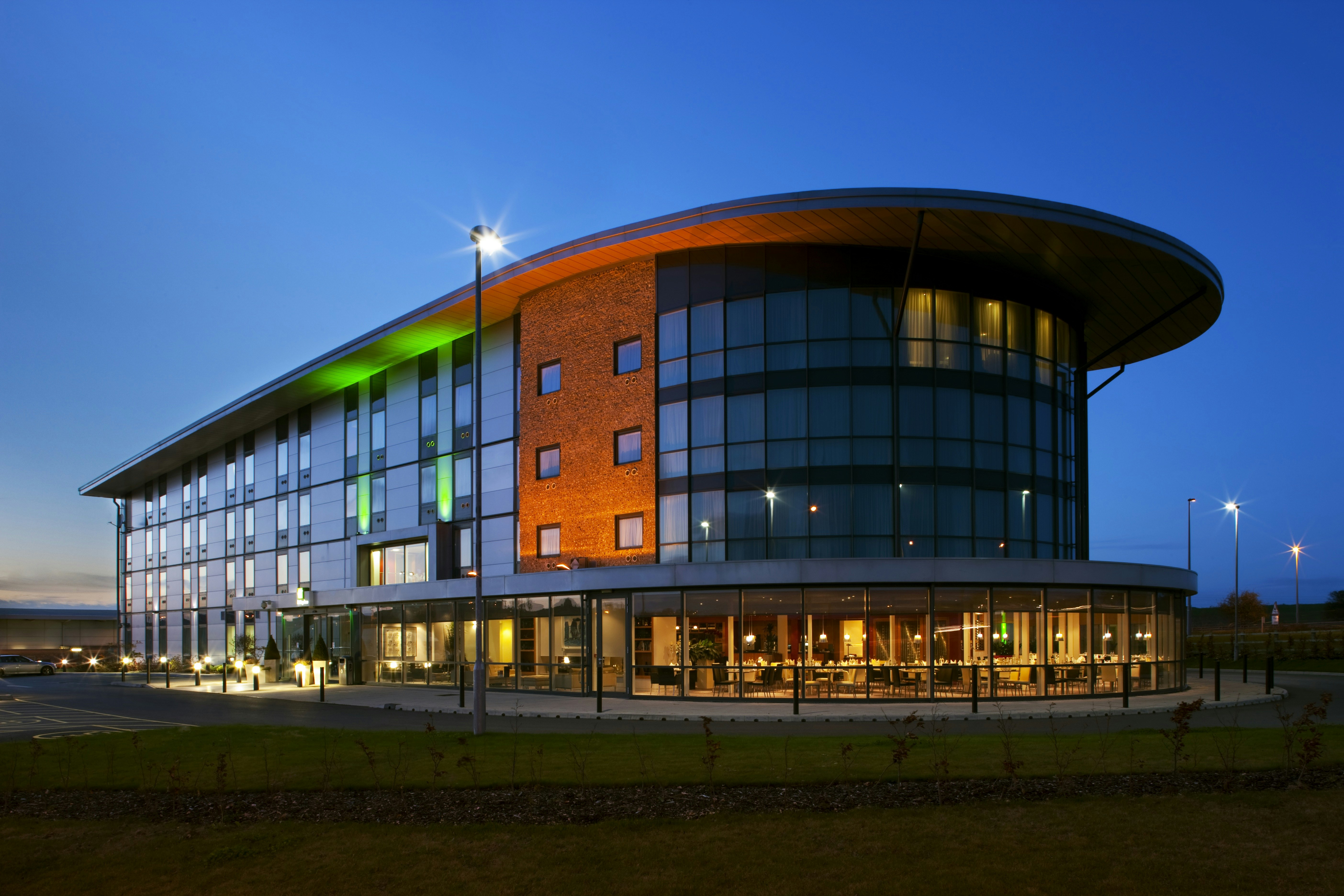 Holiday Inn Salisbury - Stonehenge 2/21