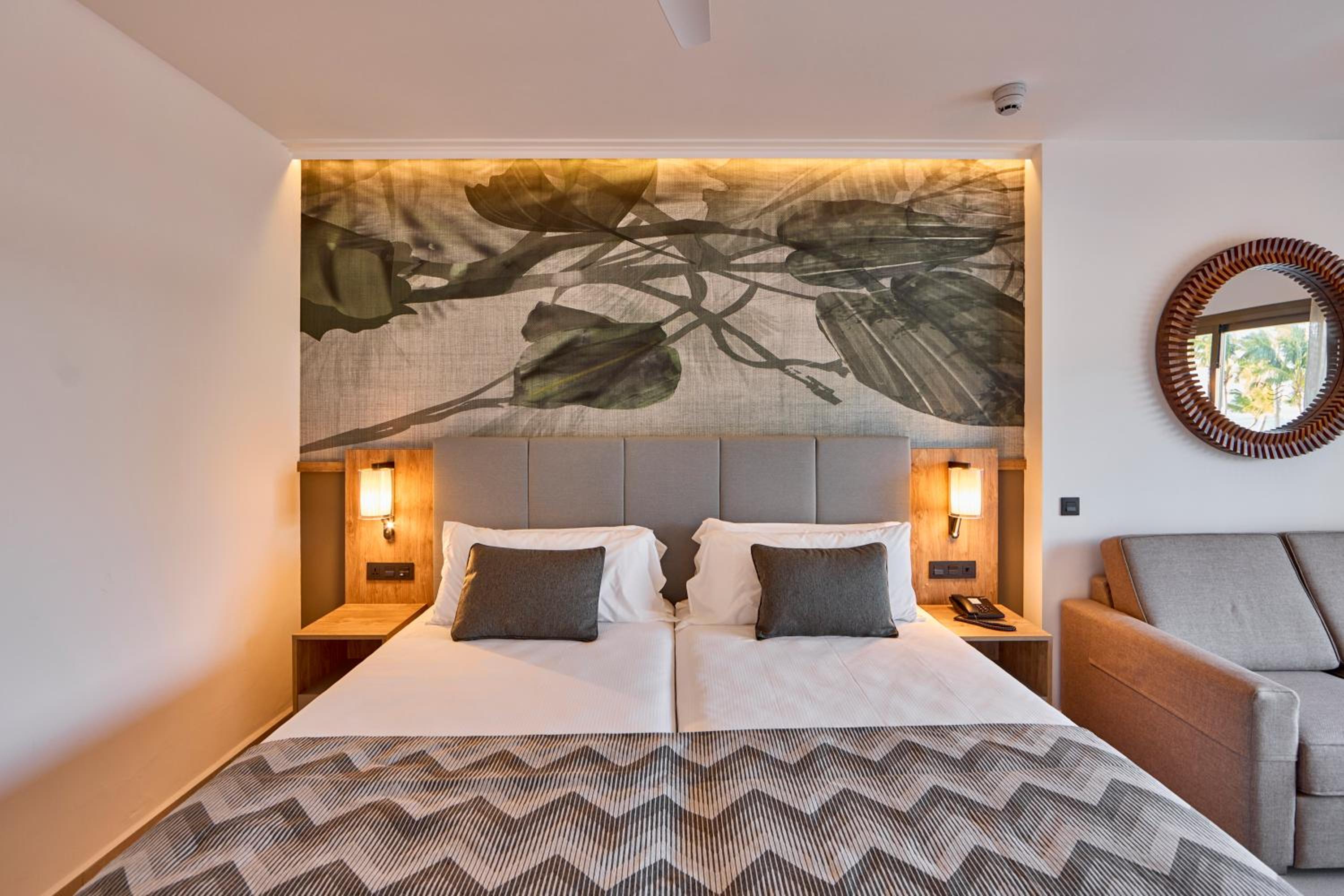 Junior Suite, Lateral Side Sea View، Hotel Riu Palace Mauritius All Inclusive Adults Only 6/7