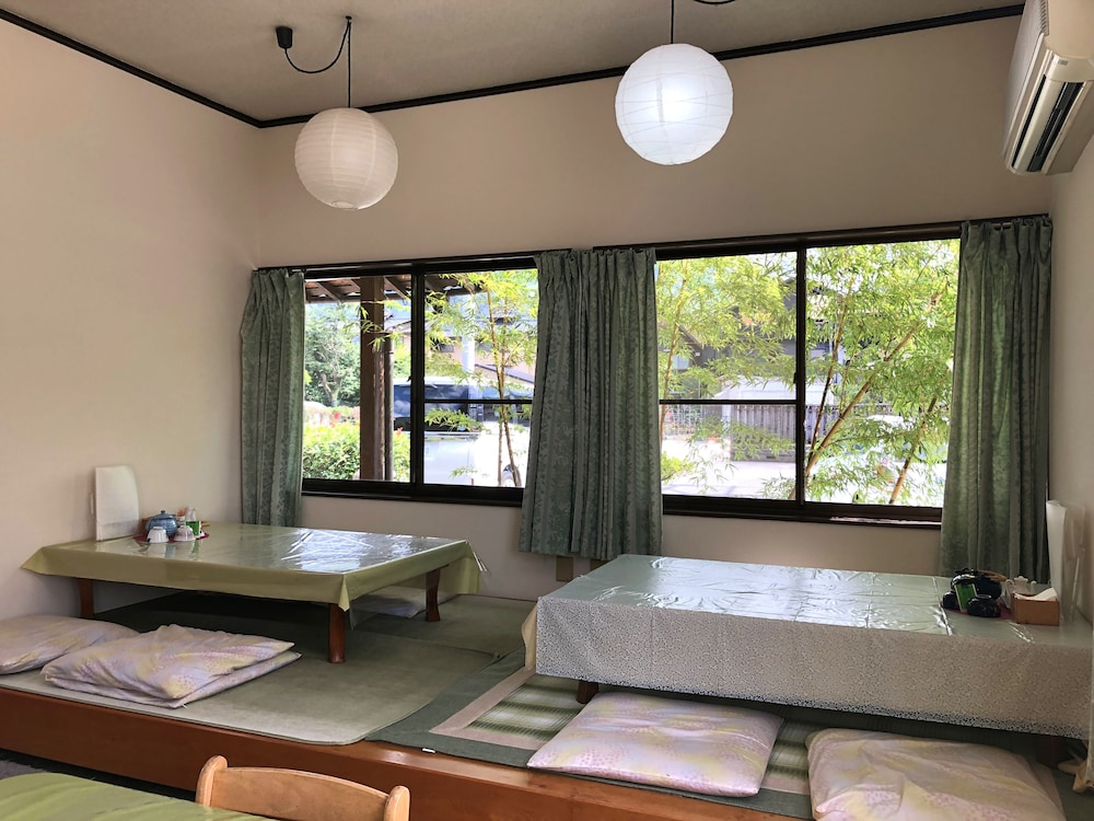 Hasuwa Inn 34/50