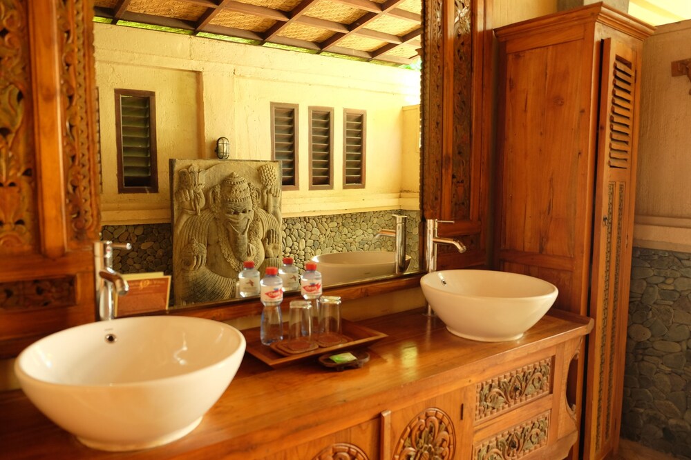 Amertha Bali Villas 48/50