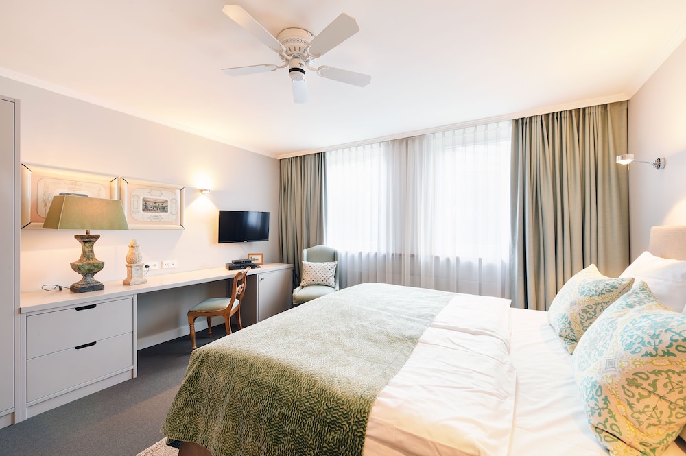 Admiral Hotel 13/33