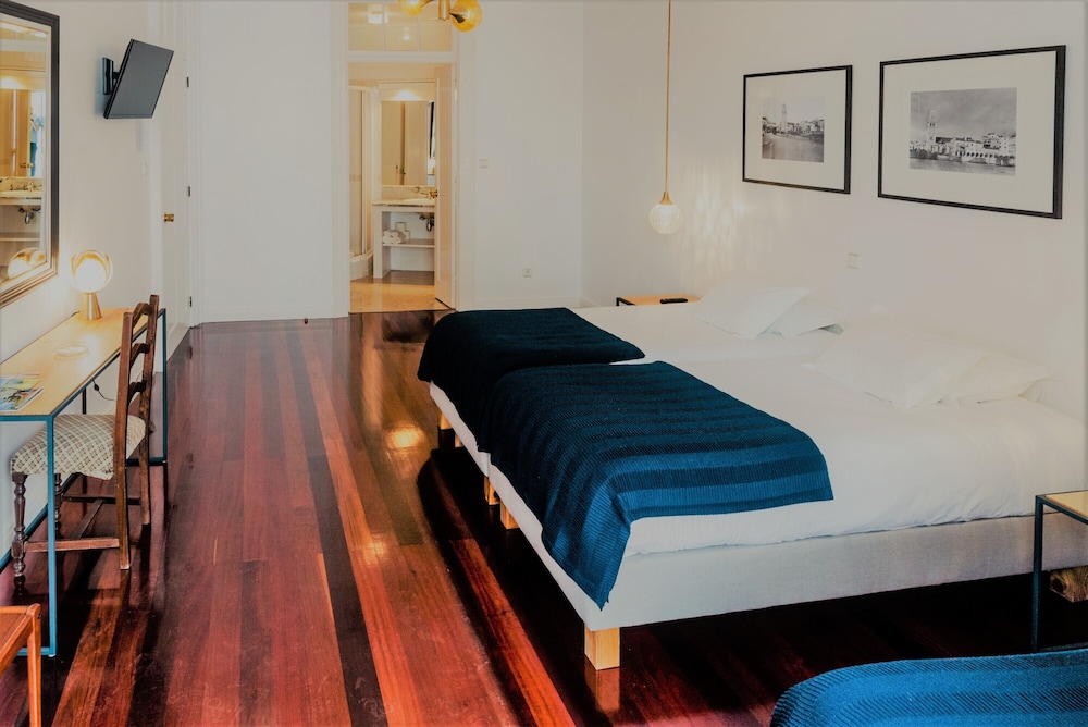 Comercial Azores Guesthouse 36/46