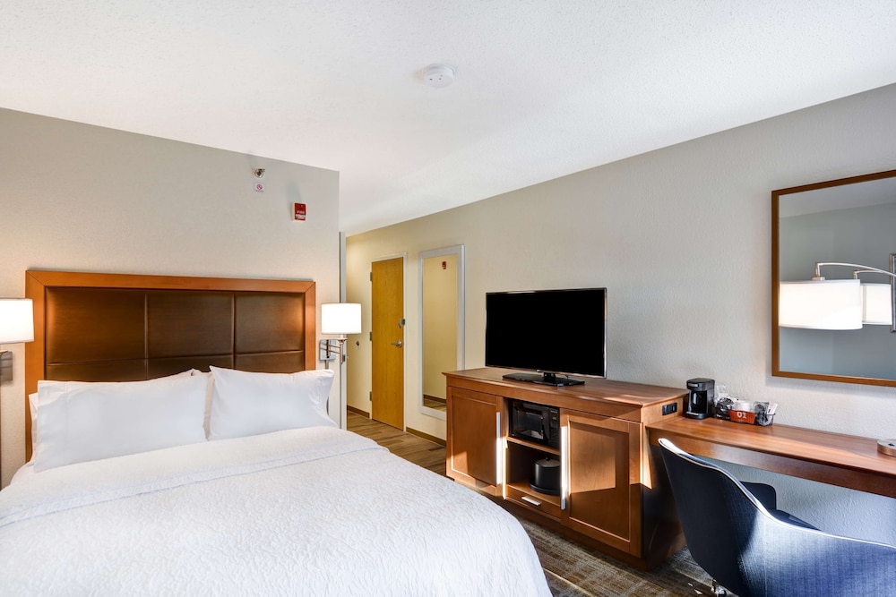 Hampton Inn Memphis-Poplar 13/53