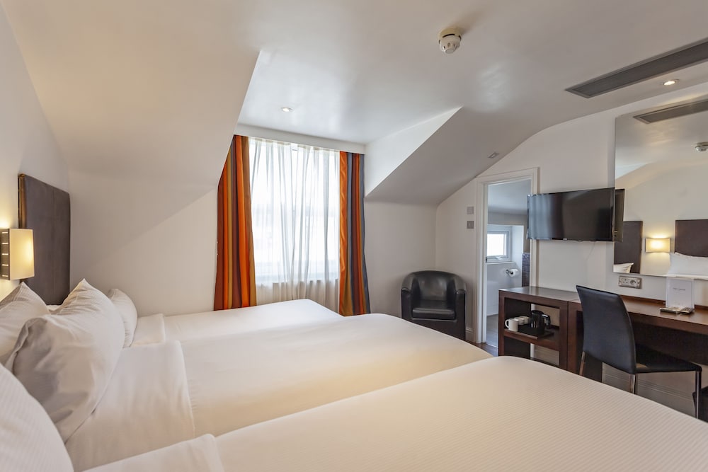 The Caesar Hotel 22/58