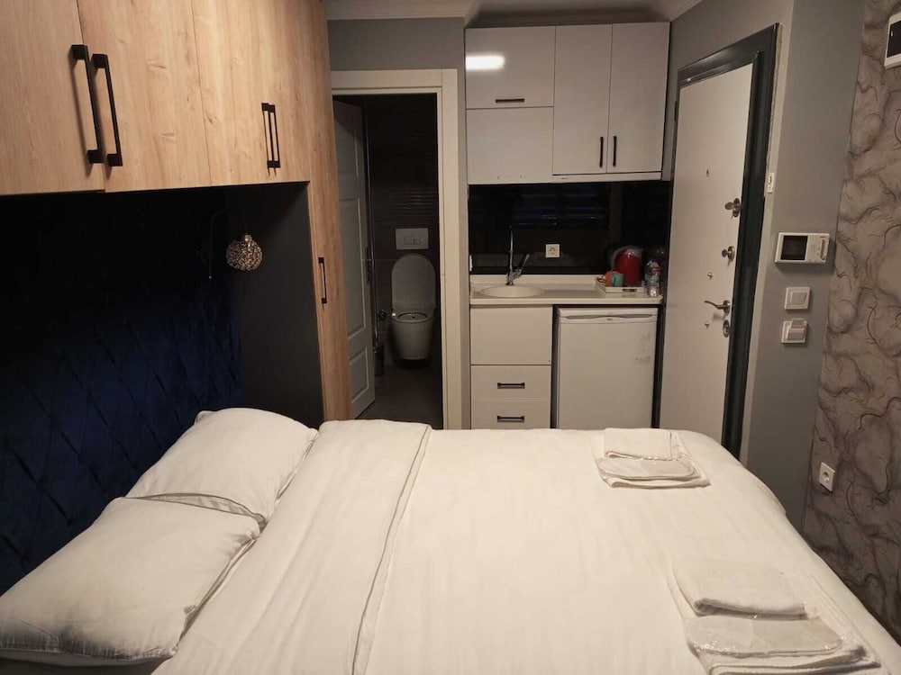 Middle Village Suite Hotel 11/39