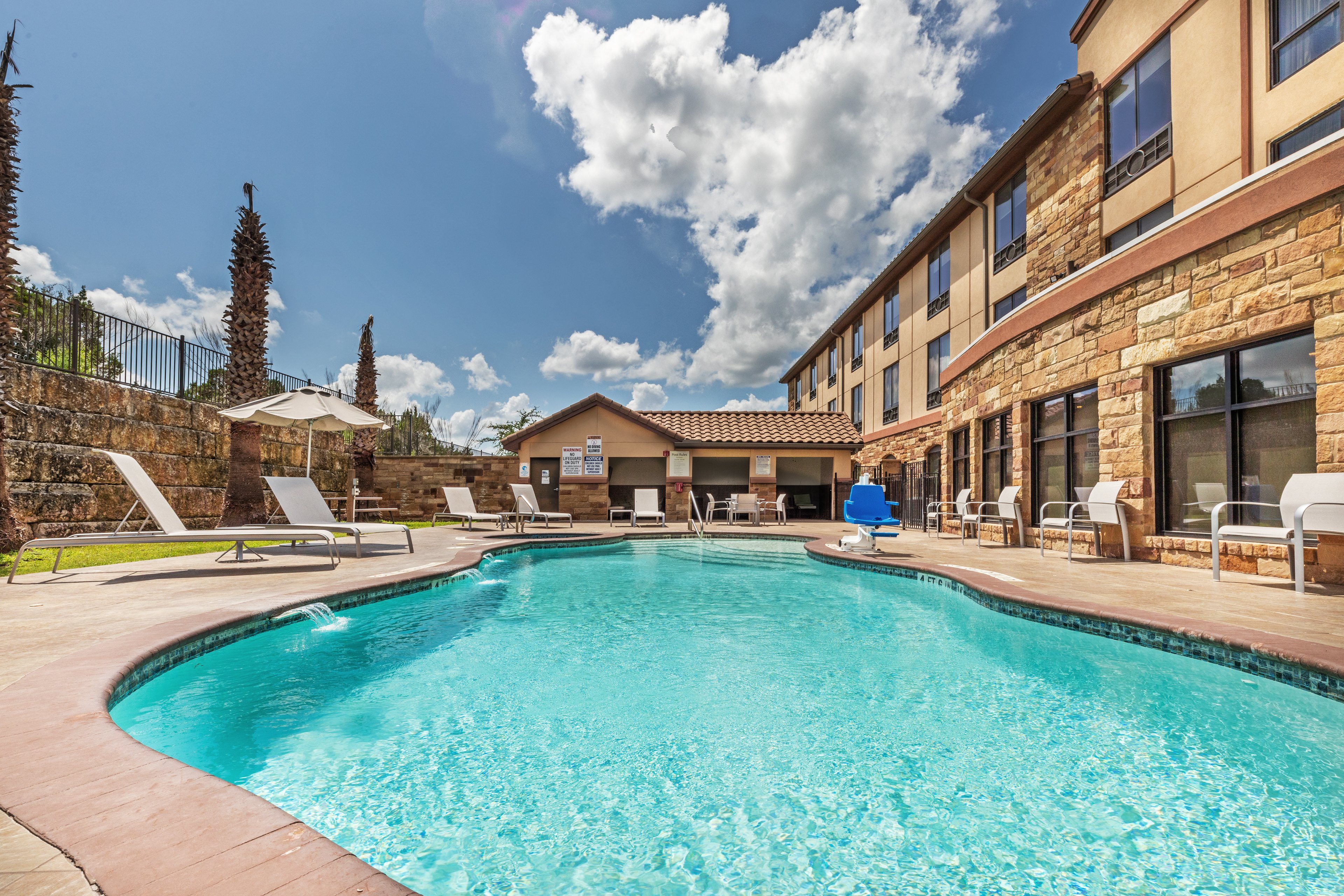 Holiday Inn Express & Suites Austin NW - Lakeway 49/50