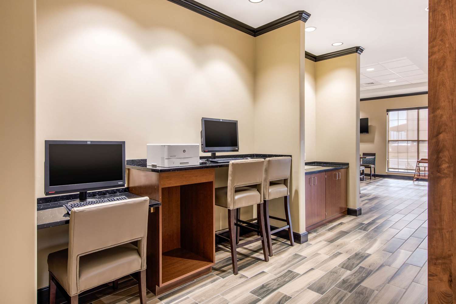 Comfort Suites Liberal North KS 11/13