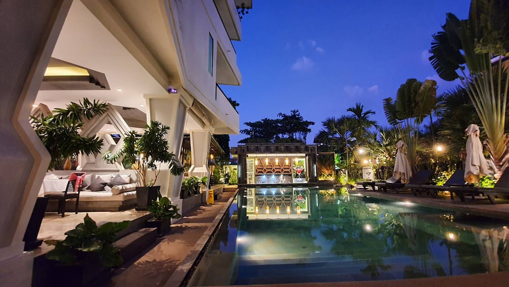 CENTRAL SUITE RESIDENCE 72/76