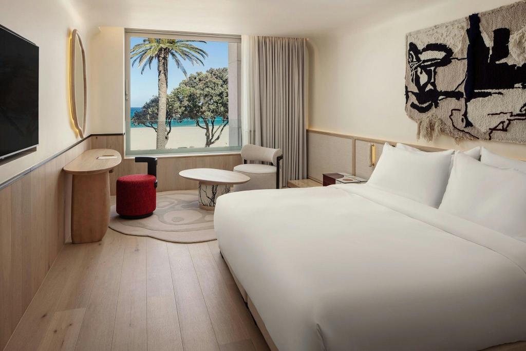 Super, Guest Room, Executive, King Bed, Ocean View