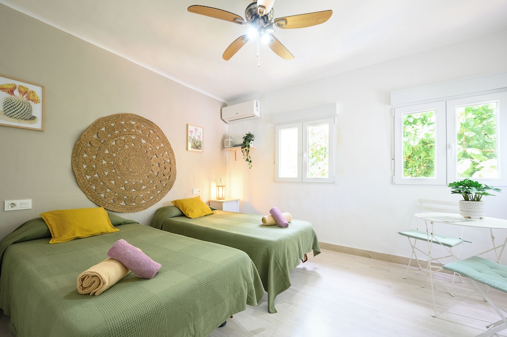 Standard, Twin Beds, Shared Bathroom, Garden Area