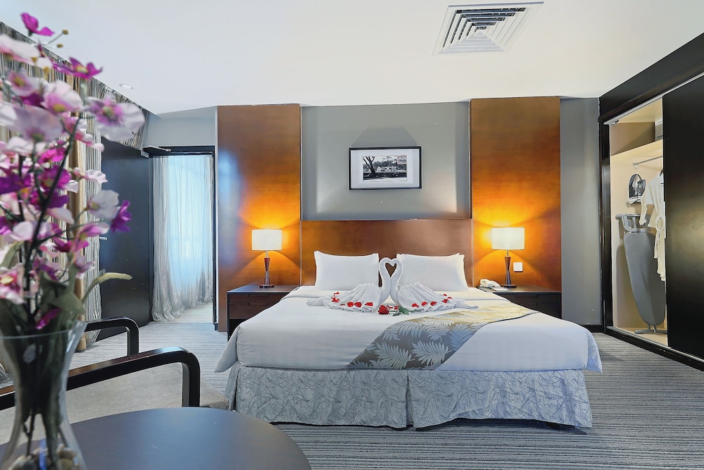 Hotel Sixty3 16/52