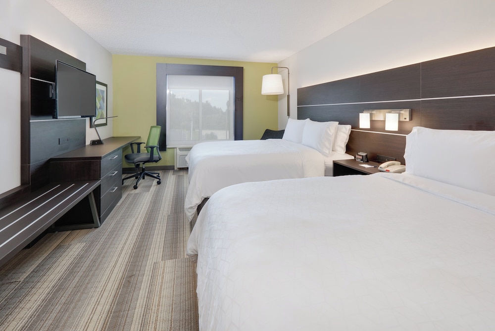 Holiday Inn Express Suites Dublin 16/34