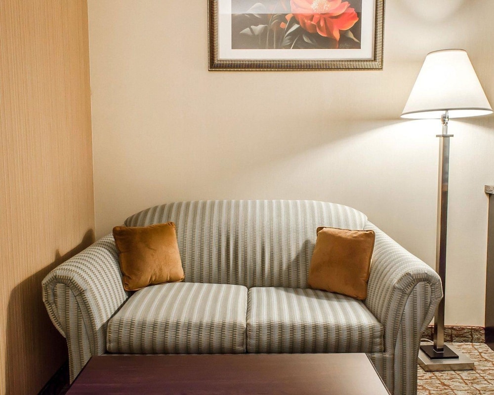 Comfort Suites Bloomsburg, PA 36/44