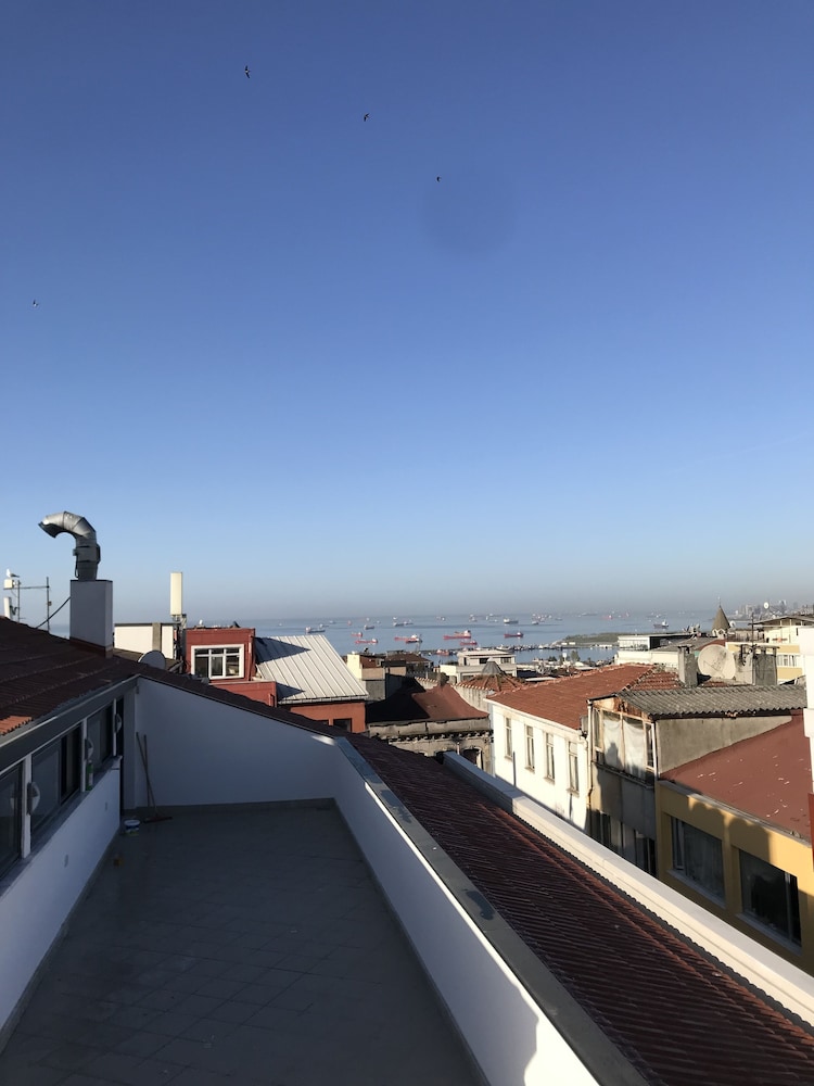Eliza Hotel 45/50