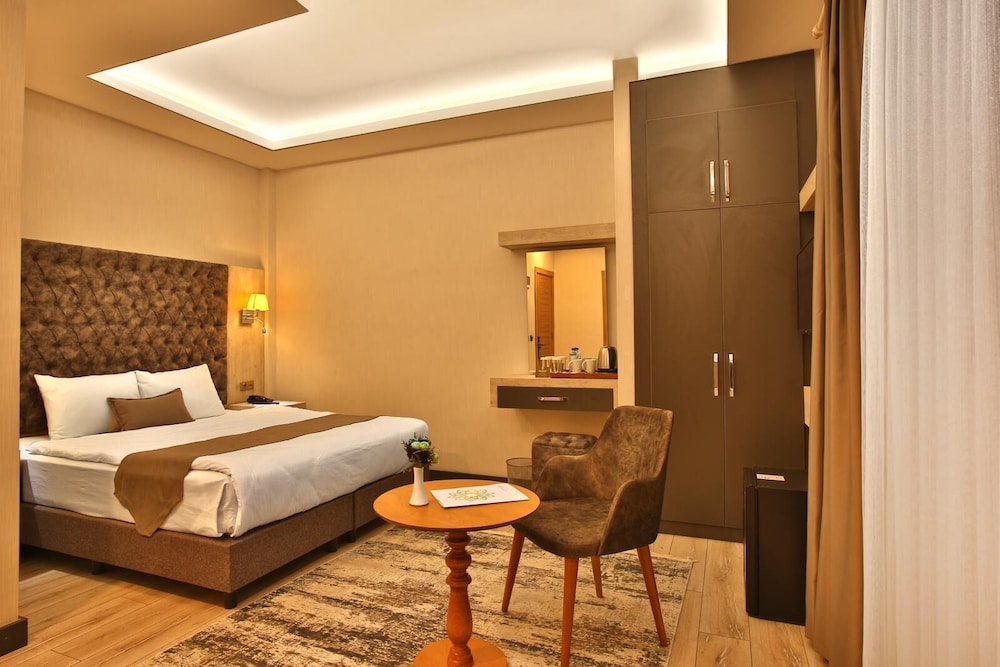 Mesopotamia Garden Hotel 4/19