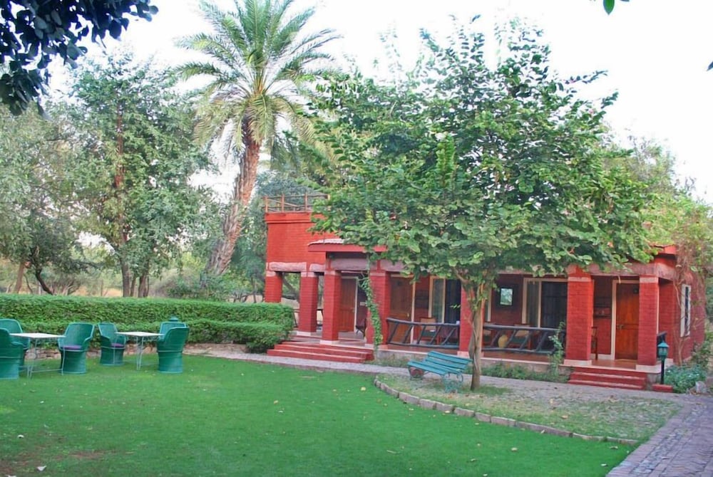 WelcomHeritage Maharani Bagh Orchard Retreat 8/47