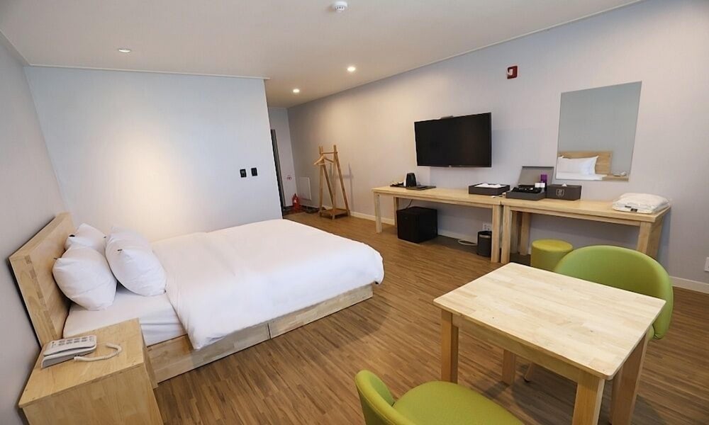 غرفة ديلوكس بسرير كينج، Gangneung Pine City Hotel 3/5