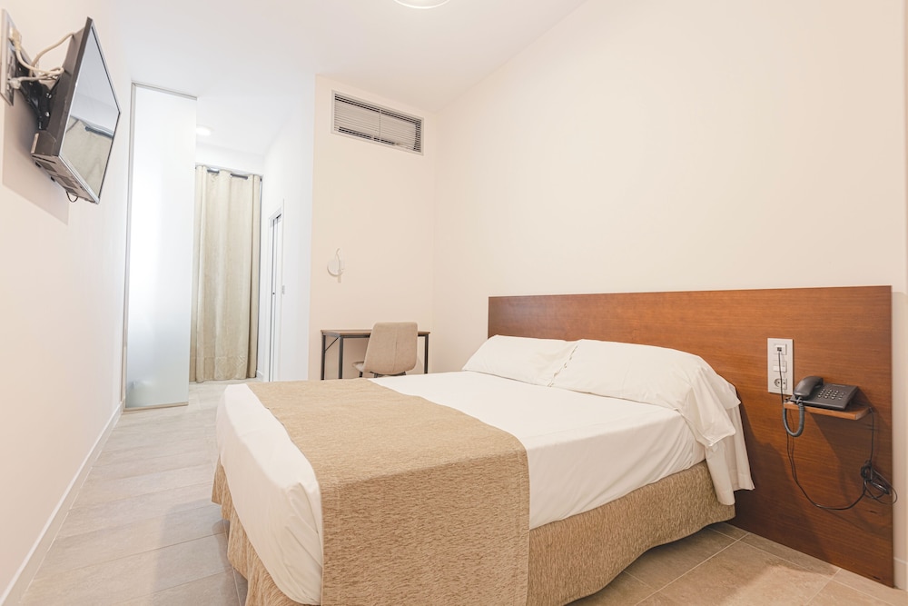 Aacr Monteolivos Hotel 27/72