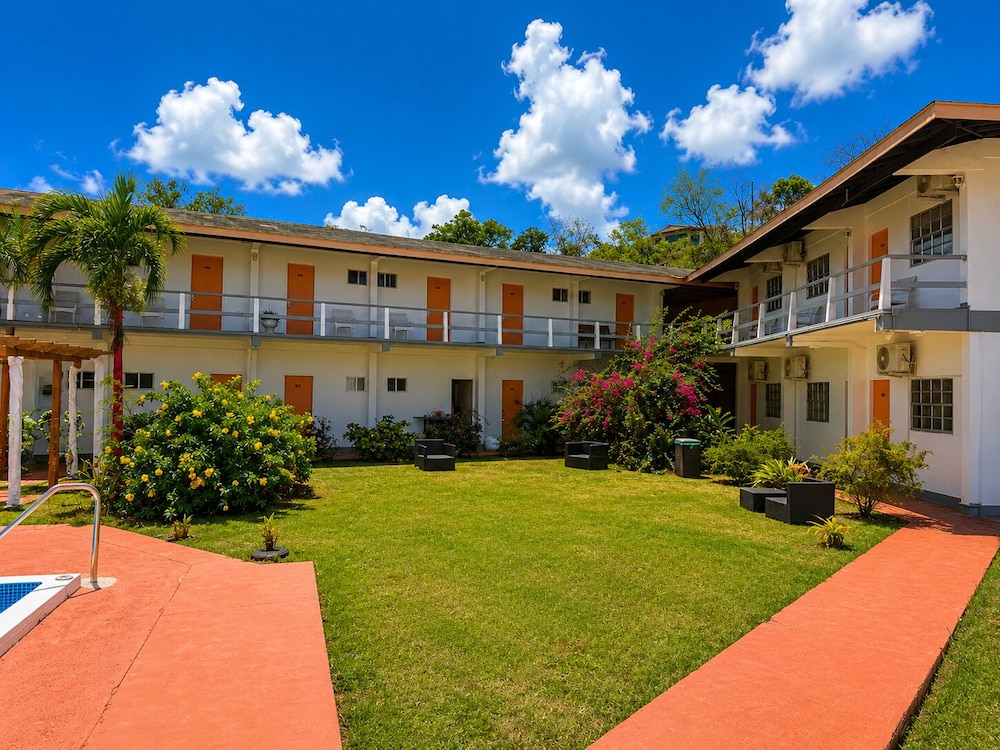 Point Salines Hotel 35/39