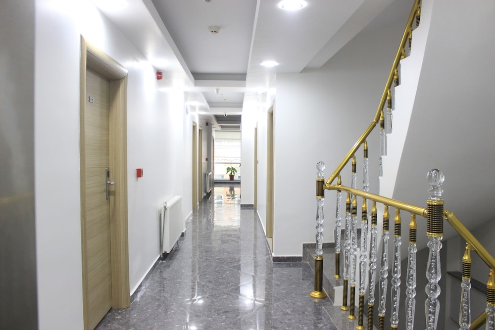 Grand Serenay Hotel 18/28