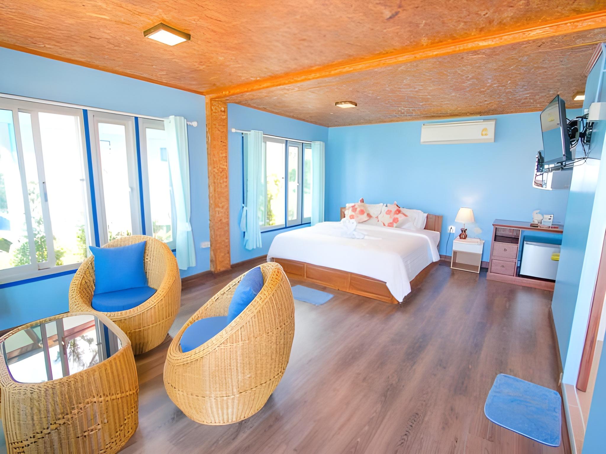 Deluxe, Beach Front, Hot Tub