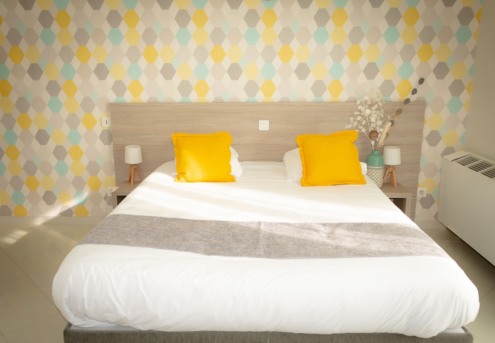 Hôtel Reine D'Azur 12/50