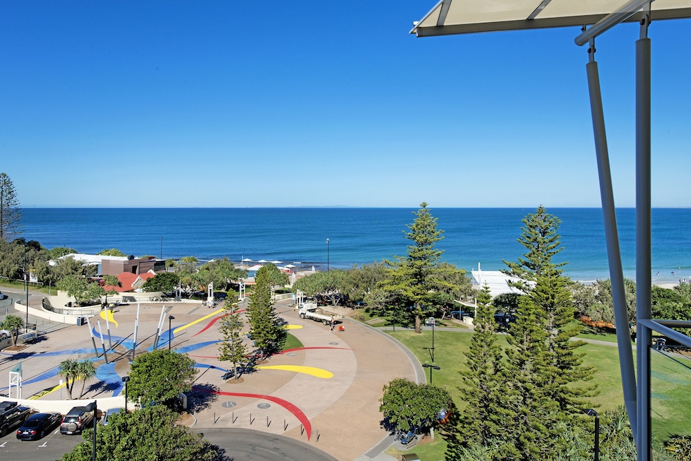 ULTIQA Shearwater Resort 65/73