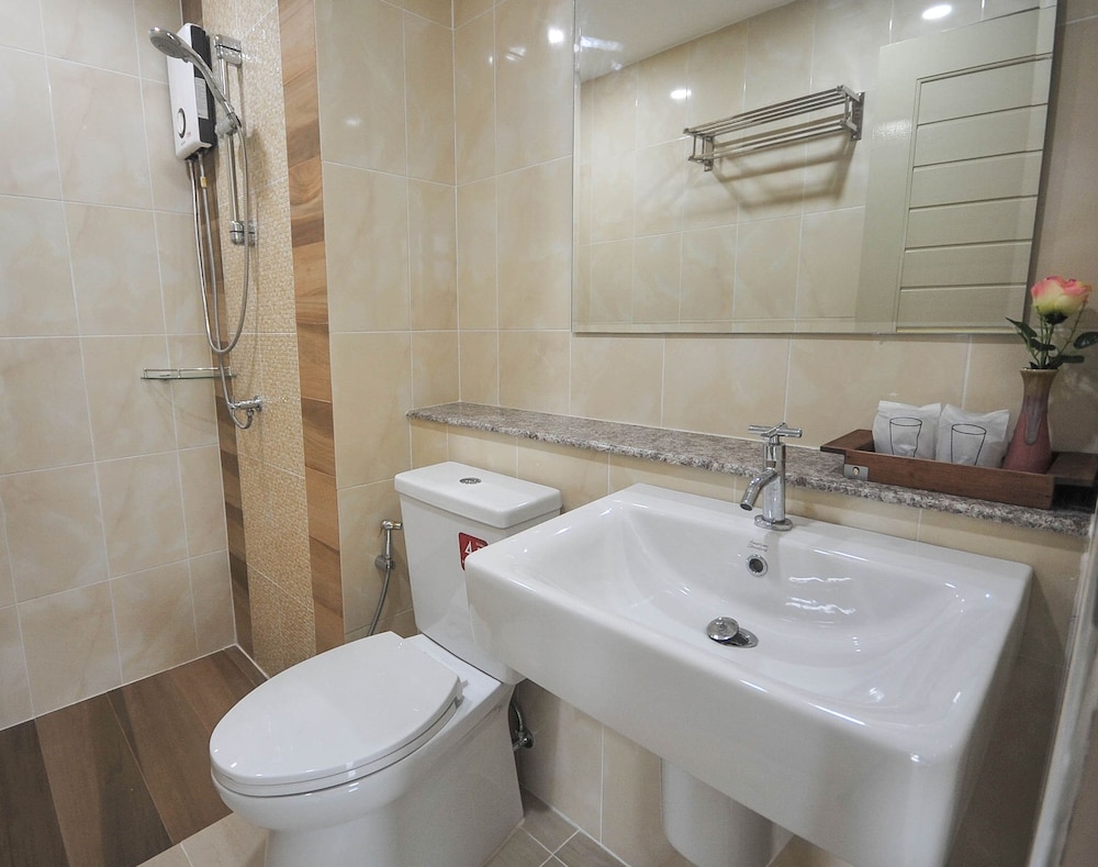 Sukkhamas Pirom Hotel 39/40