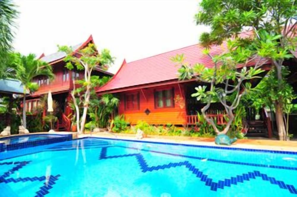 Ruen Kanok Thai House 29/33