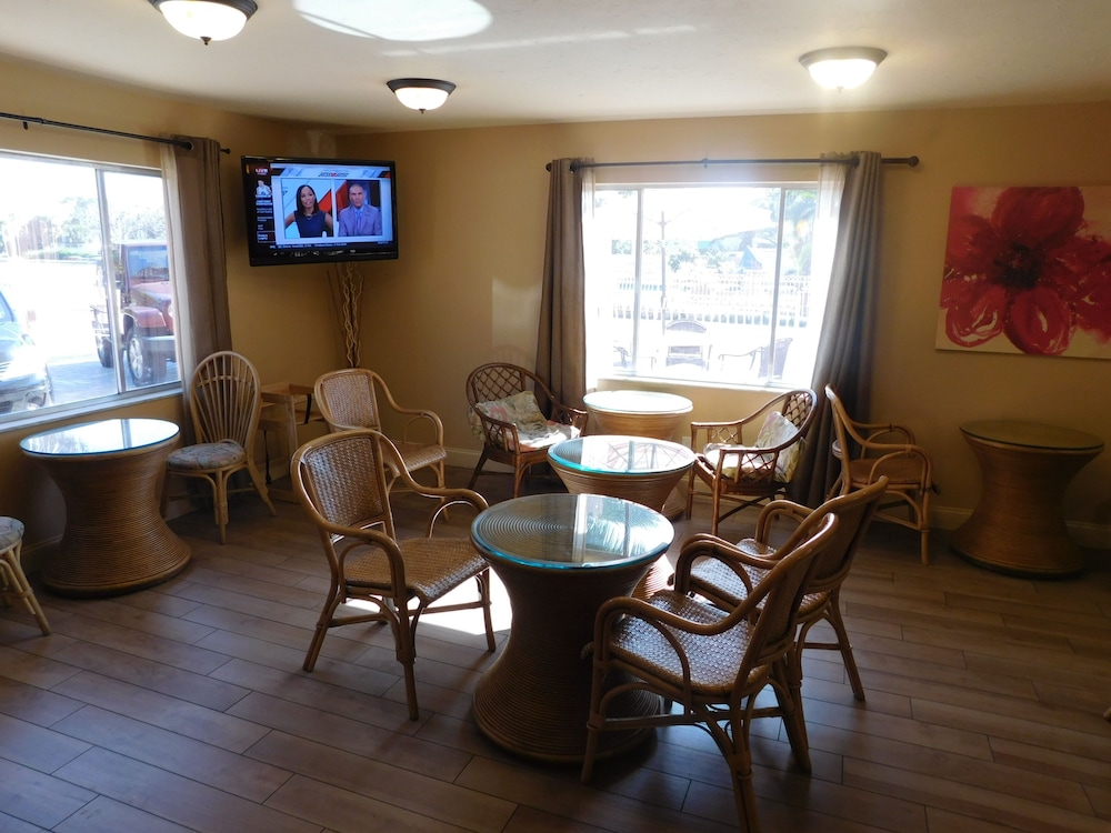 Hibiscus Suites - Gateway to Siesta Key 25/44