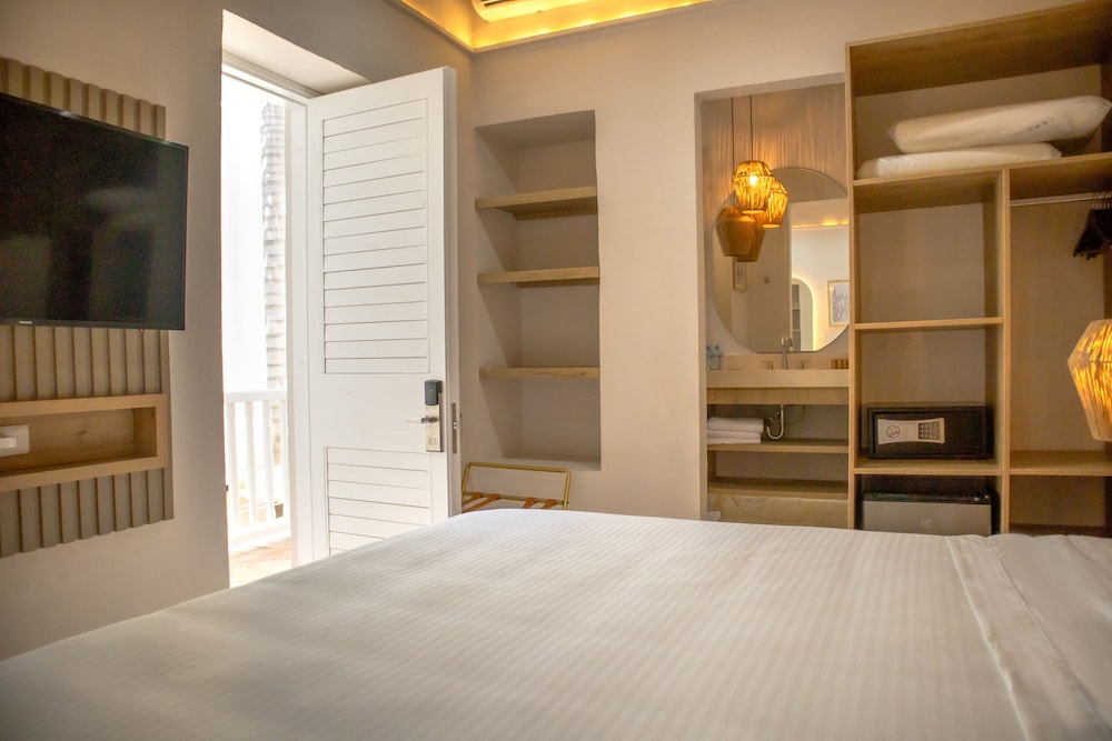 SUPERIOR, DOUBLE BED
