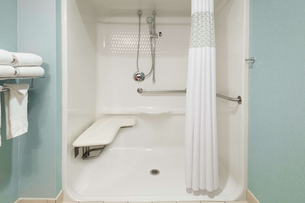 Hampton Inn Bedford Burlington 16/45