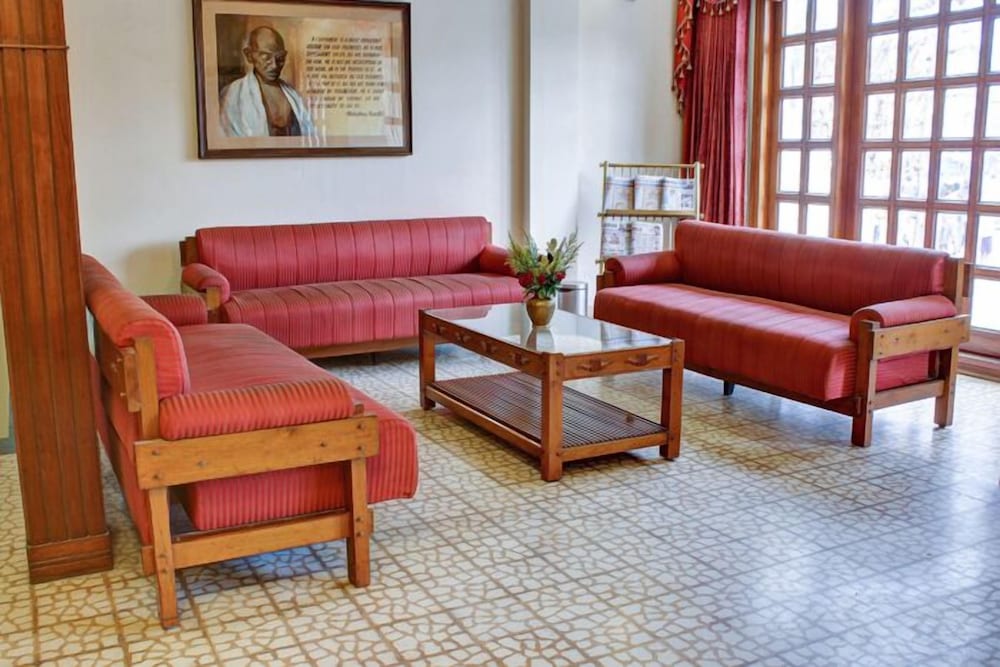 HOTEL PRADEEP 35/55