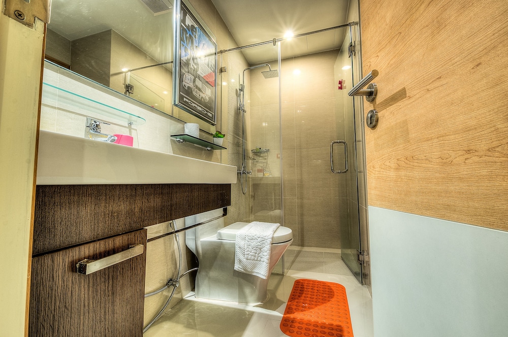 The Title Boutique Condotel 63/65