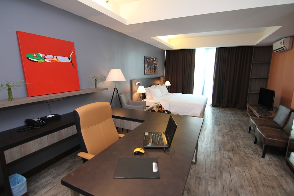 Nexus Regency Suites & Hotel 45/69