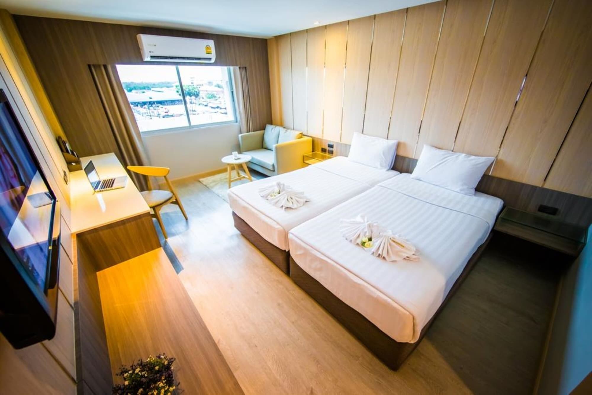 TYPE A, DELUXE, TWIN BEDS