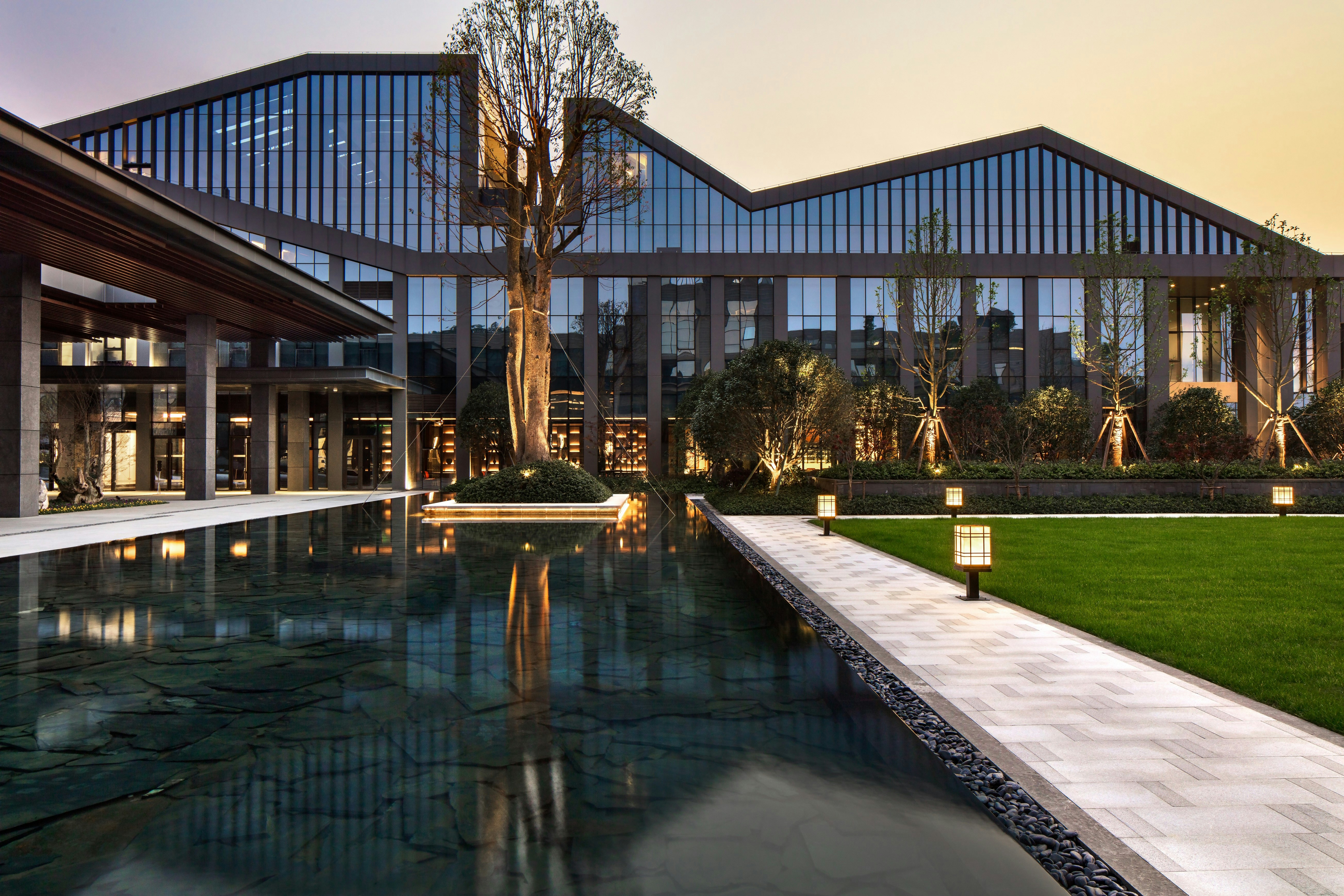 Hilton Ningbo Dongqian Lake Resort 37/41