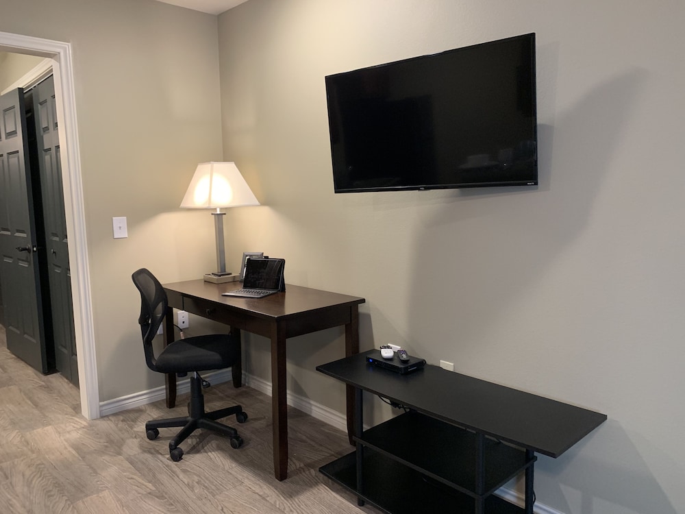 Eagle's Den Suites Andrews a Travelodge by Wyndham 38/55