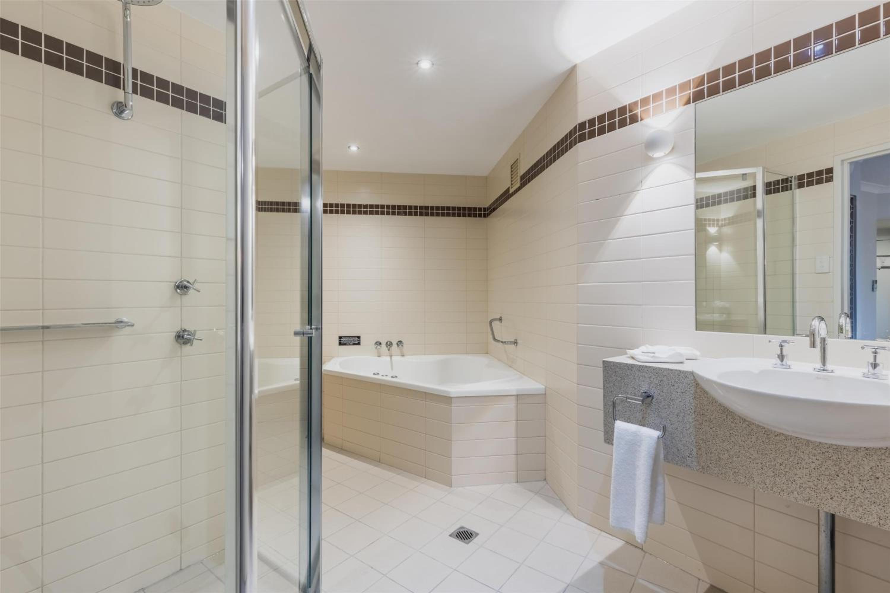 Family, Studio, Single Bed, Hot Tub, Mermaid Waters Hotel by Nightcap Plus 6/9