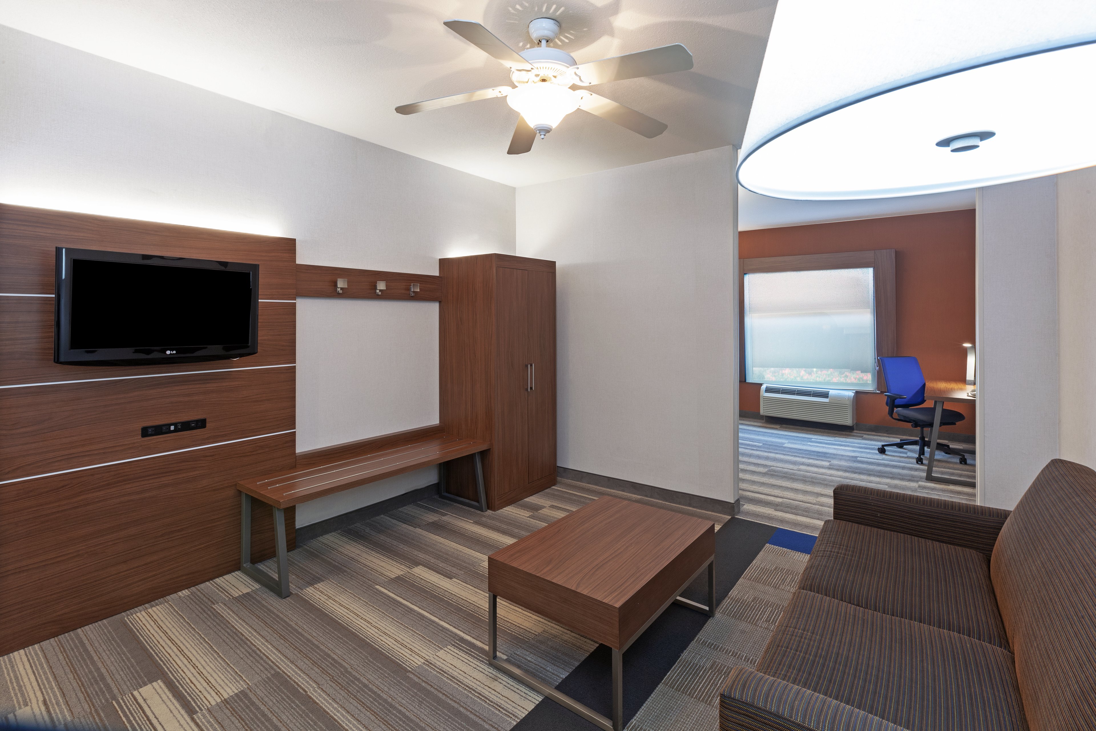 Holiday Inn Express Hotel And Suites Jasper 67/68